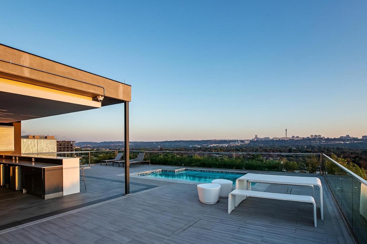 The Park Central Residence - With Generator Johannesburg Exterior photo