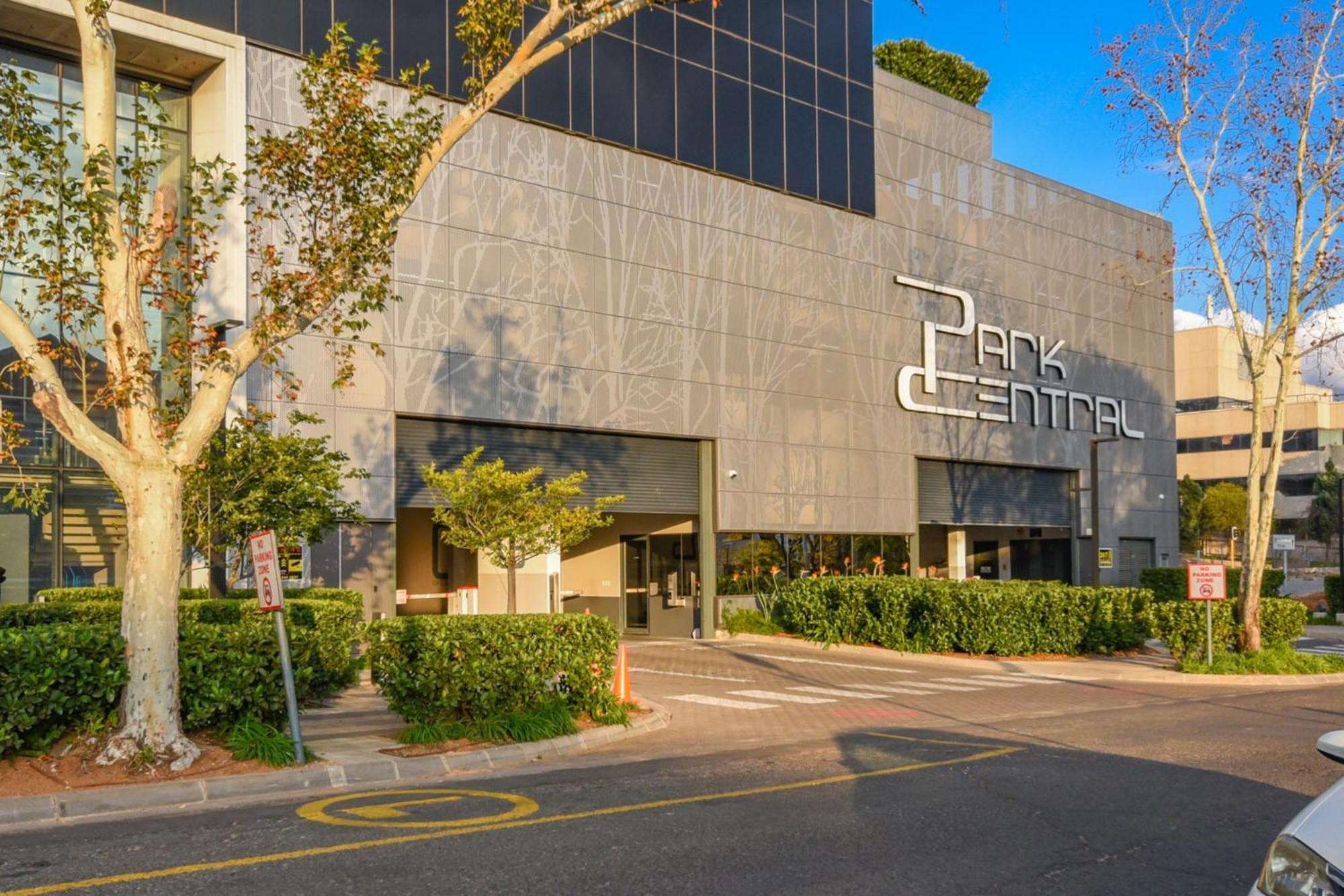 The Park Central Residence - With Generator Johannesburg Exterior photo